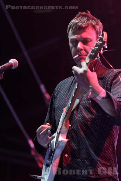 BABYSHAMBLES - 2013-07-08 - PARIS - Place de la Republique - 